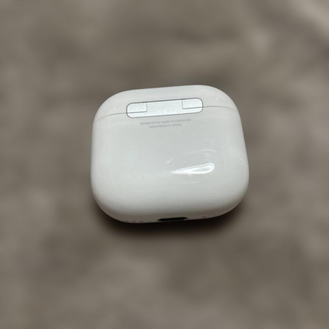【正規品】　AirPods 4 アクティブノイズキャンセリング搭載　保証付き