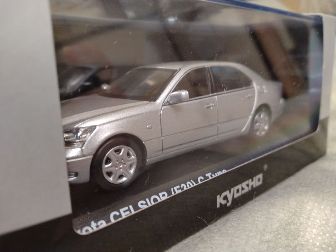 京商　トヨタ　セルシオ（F30）Cタイプ　　　　　シルバーメタリック