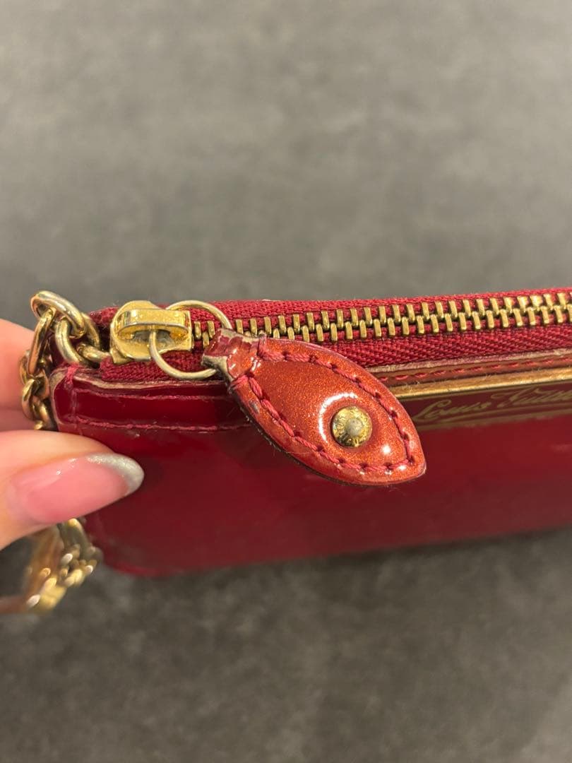 Louis Vuitton レッドキーリング　ヴェルニ　ケース