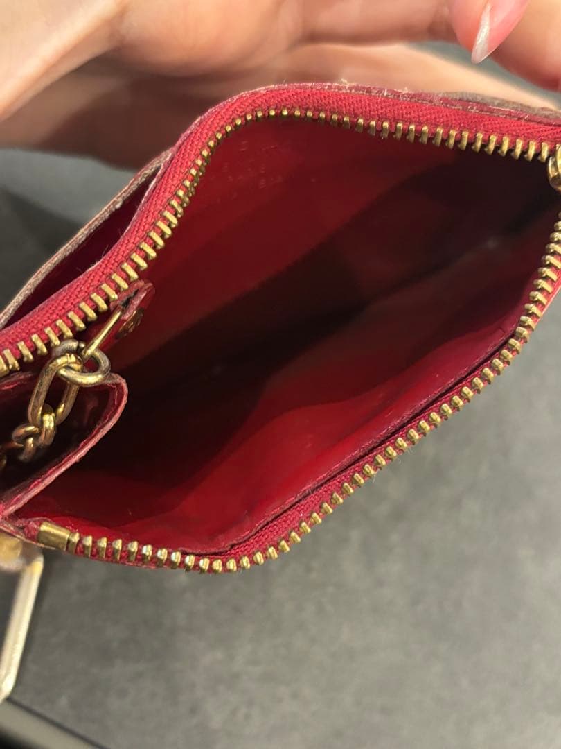 Louis Vuitton レッドキーリング　ヴェルニ　ケース