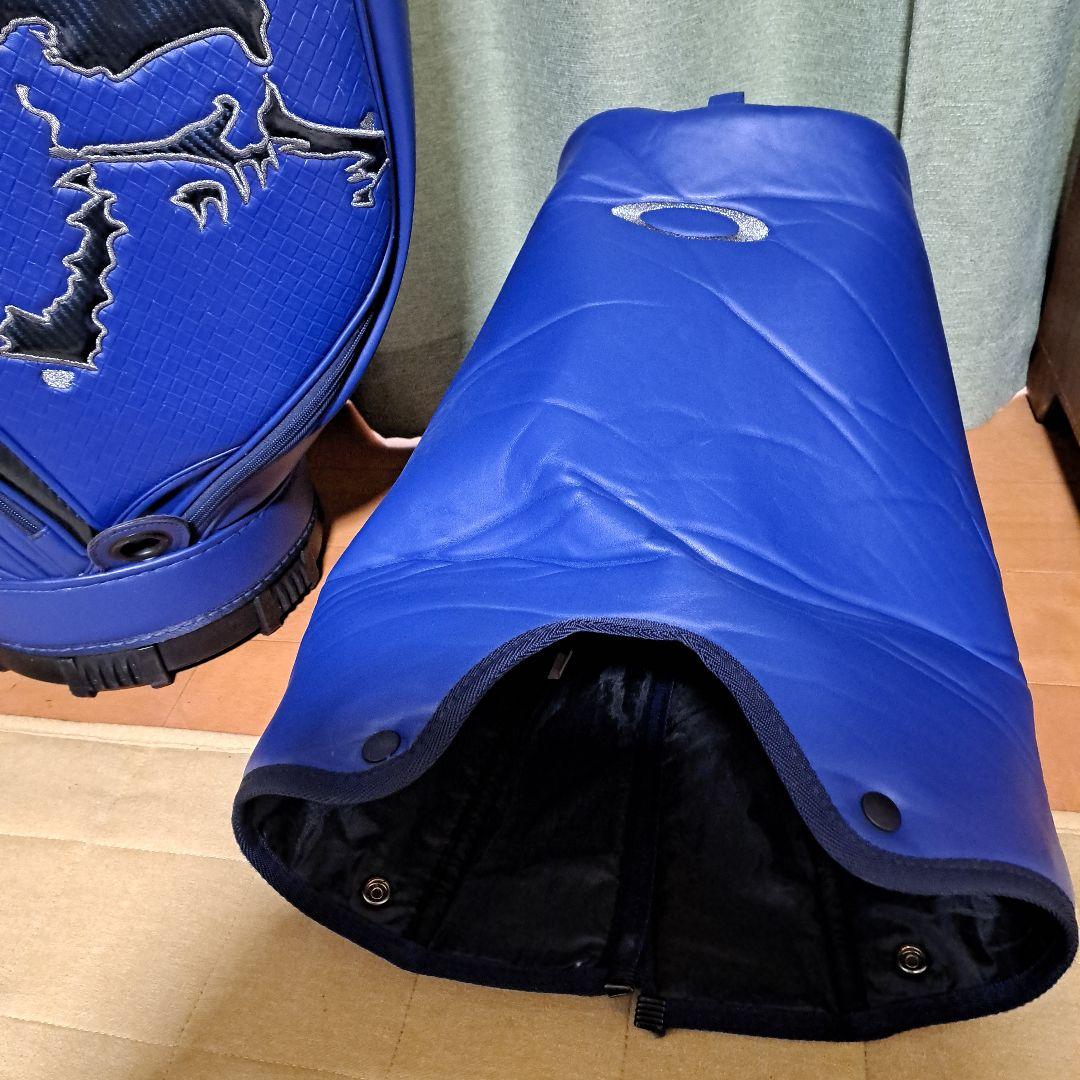 Oakley キャディバッグ 。フード付き。9.5インチ。まぁまぁ美品。