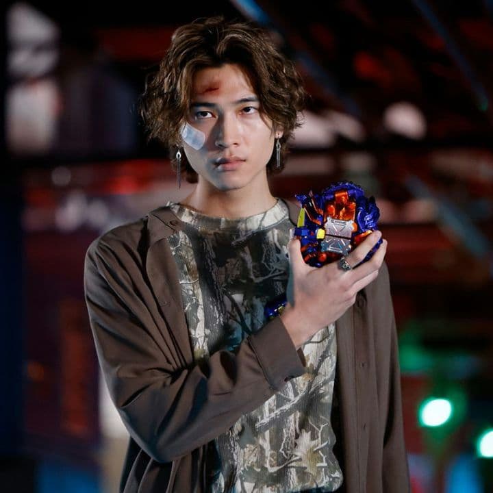 仮面ライダーヴラム/ラキア本編・Vシネ着用衣装総柄カットソーL