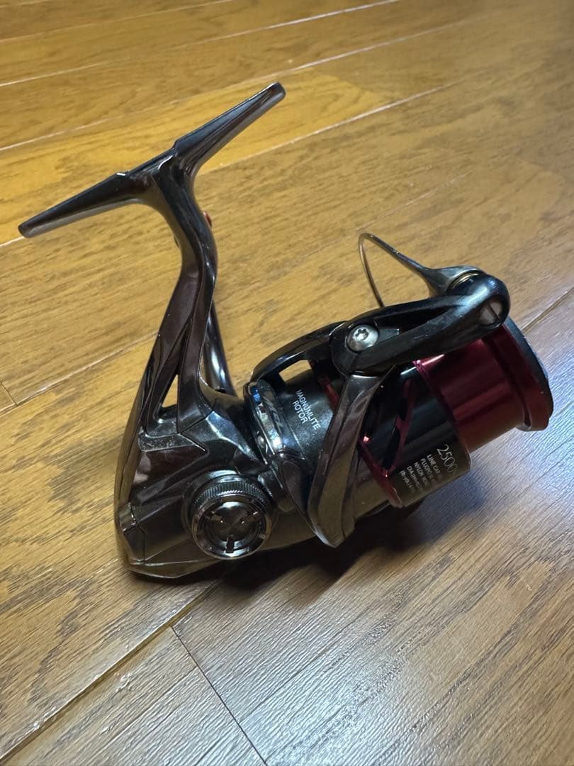 ストラディック　2500S スピニングリール