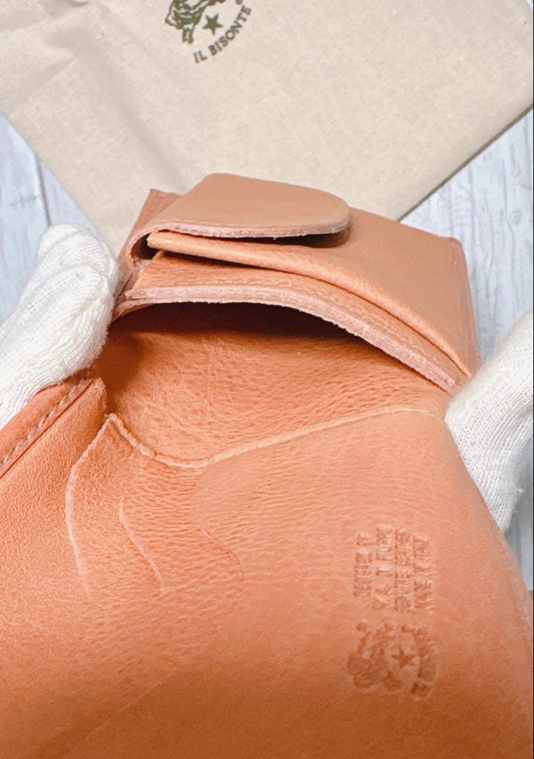 新品 イルビゾンテ ☆大人気☆ 二つ折り財布 ナチュラル