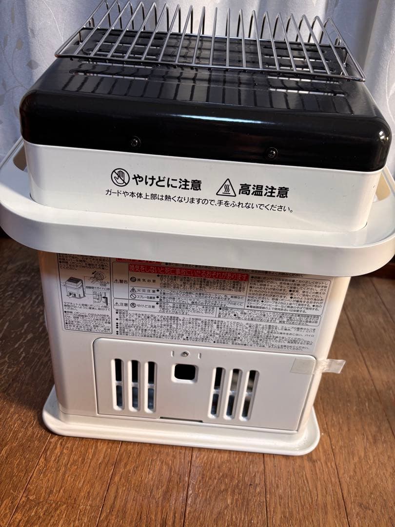 iwatani カセットガスストーブ　デカ暖　ホワイト