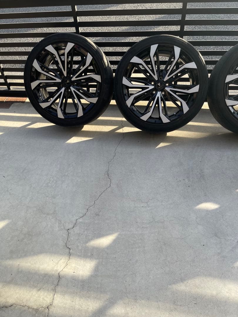 ホ*ト様 モデリスタ20インチホイール ガリ傷は直しています。 とても良いホイー