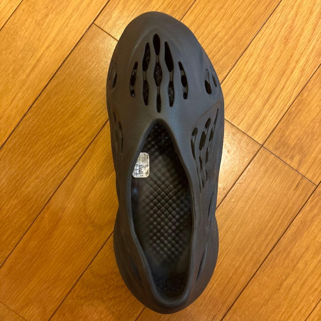 イージー フォームランナー　YEEZY Foam Runner