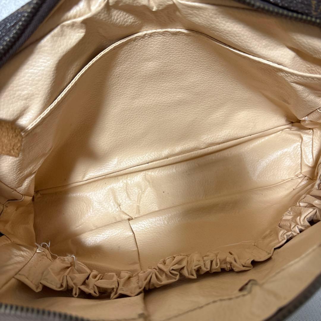 美品 LOUIS VUITTON ルイヴィトン トゥルーストワレット23