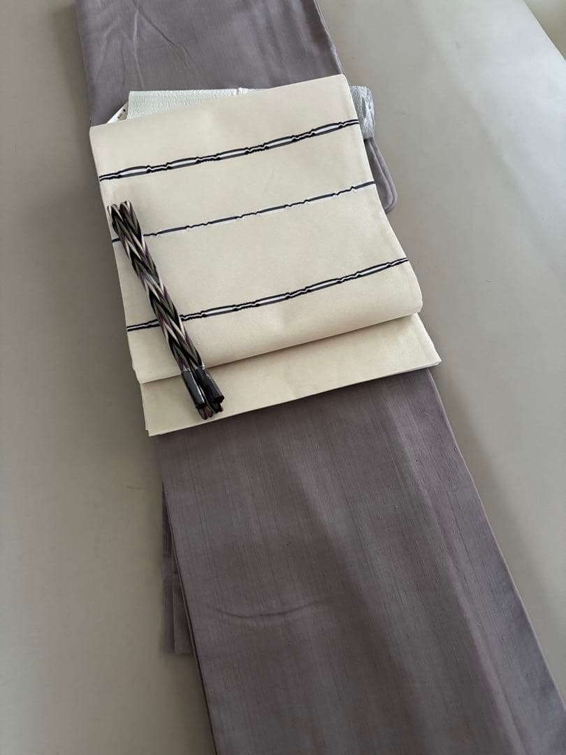 〈訳あり価格〉正絹 無地 袷 結城紬 グレイッシュパープル 洒落紋 波に千鳥