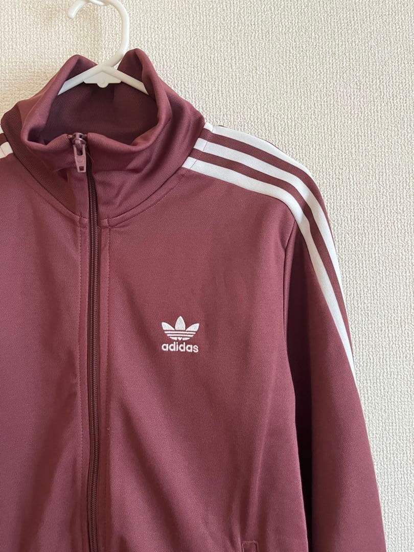adidas バーガンディ ジップアップジャージ