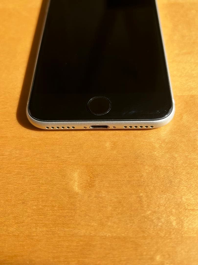 Apple iPhone SE (第2世代) ホワイト 128GB 本体