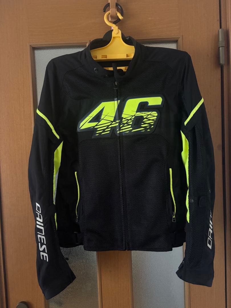 Dainese VR46 ジャケット 黒/蛍光イエロー