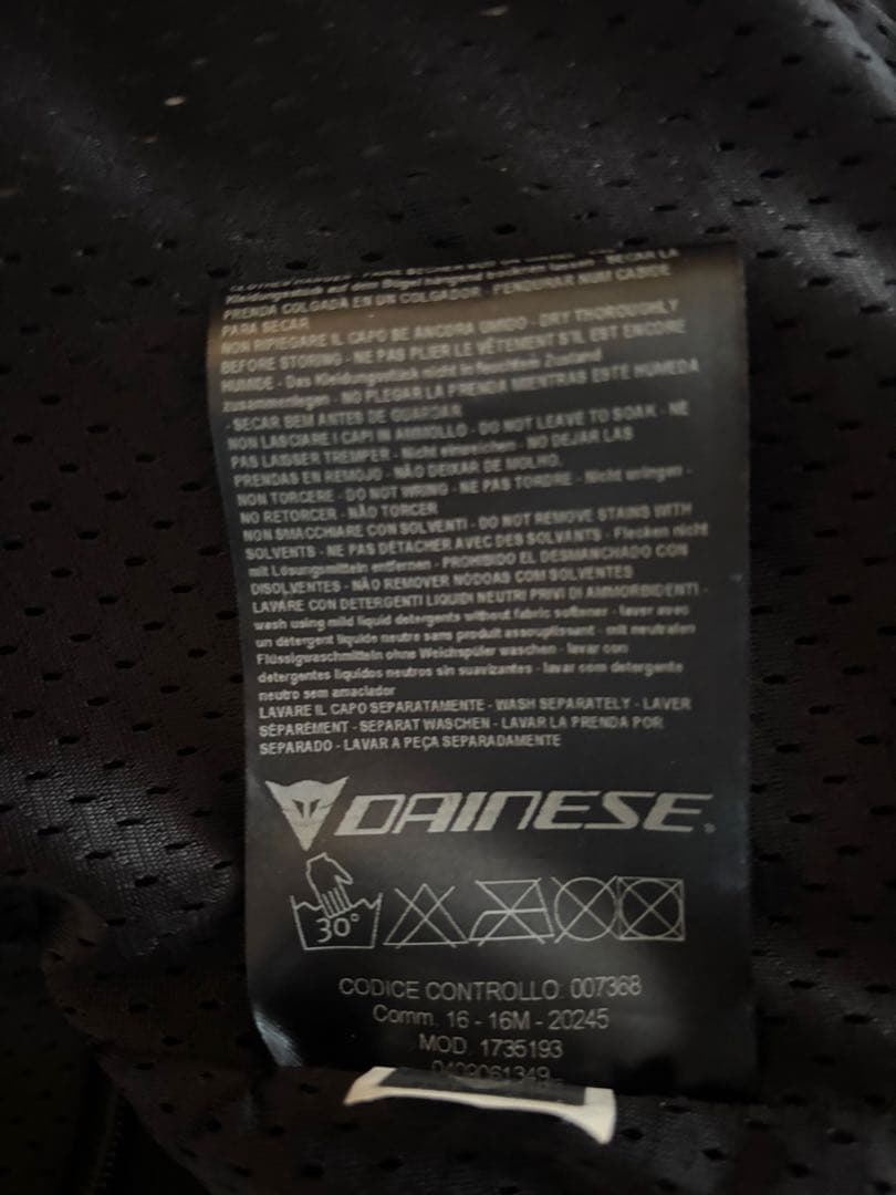 Dainese VR46 ジャケット 黒/蛍光イエロー