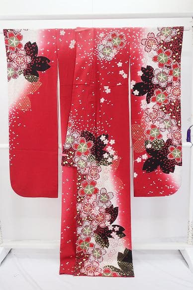 美品 振袖 赤 銀通し 桜花 金彩 身丈171cm お洒落 フォーマル 成人式