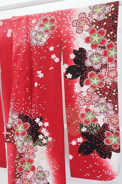 美品 振袖 赤 銀通し 桜花 金彩 身丈171cm お洒落 フォーマル 成人式