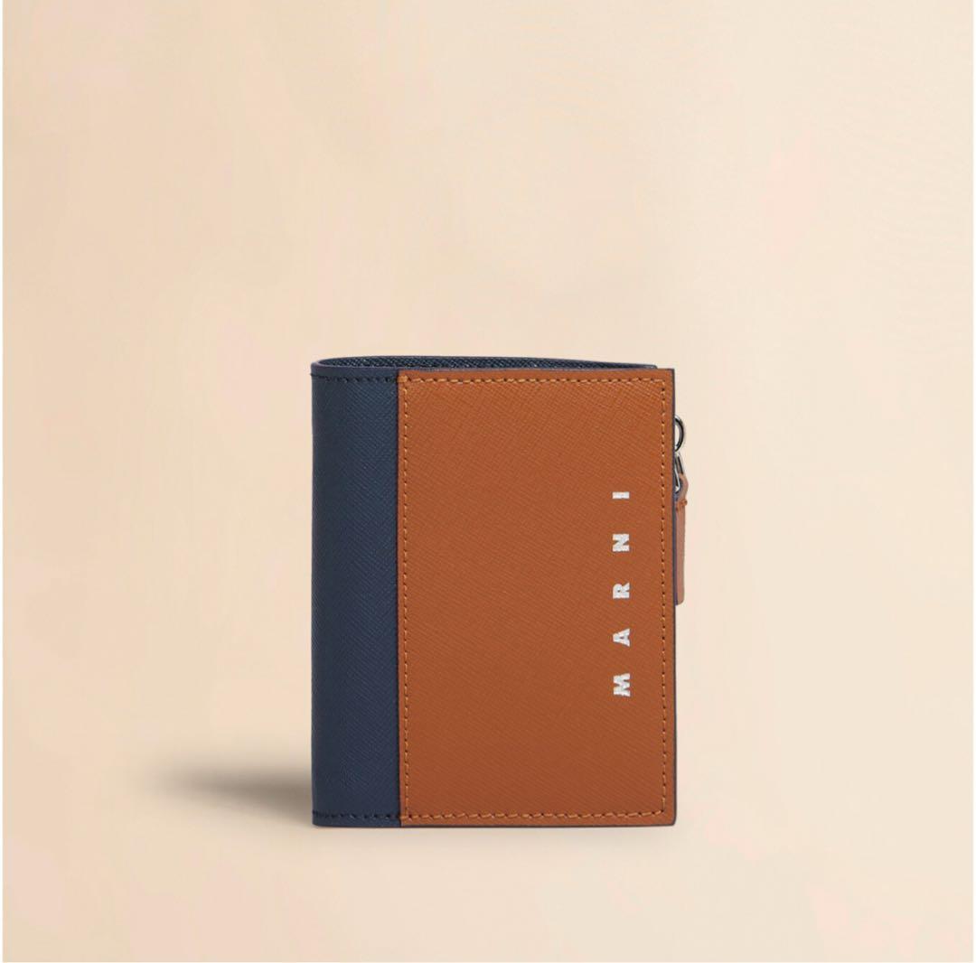 ⭐︎大幅値下げ⭐︎MARNI 二つ折りウォレット 、ファスナー式ポケット