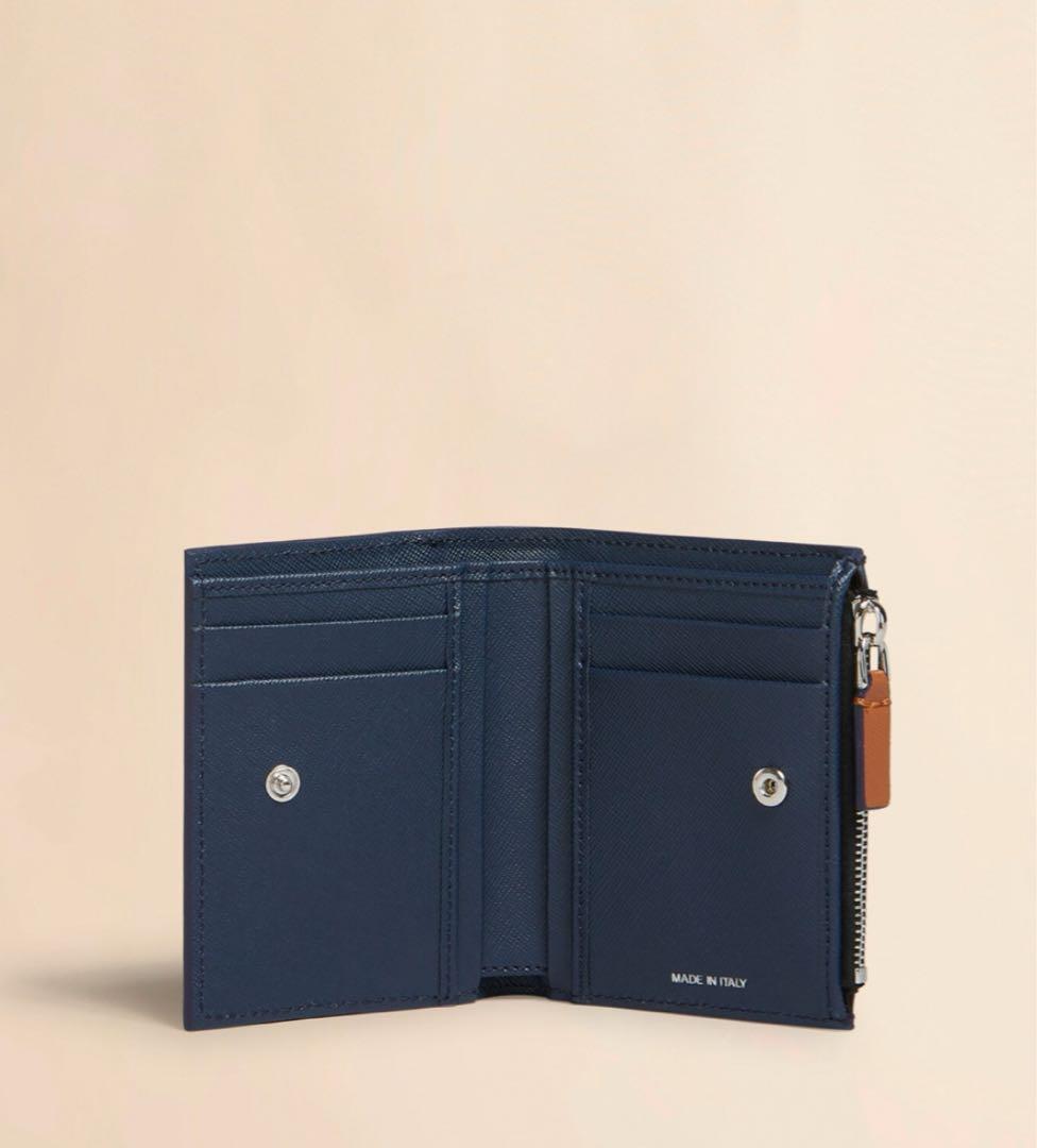 ⭐︎大幅値下げ⭐︎MARNI 二つ折りウォレット 、ファスナー式ポケット