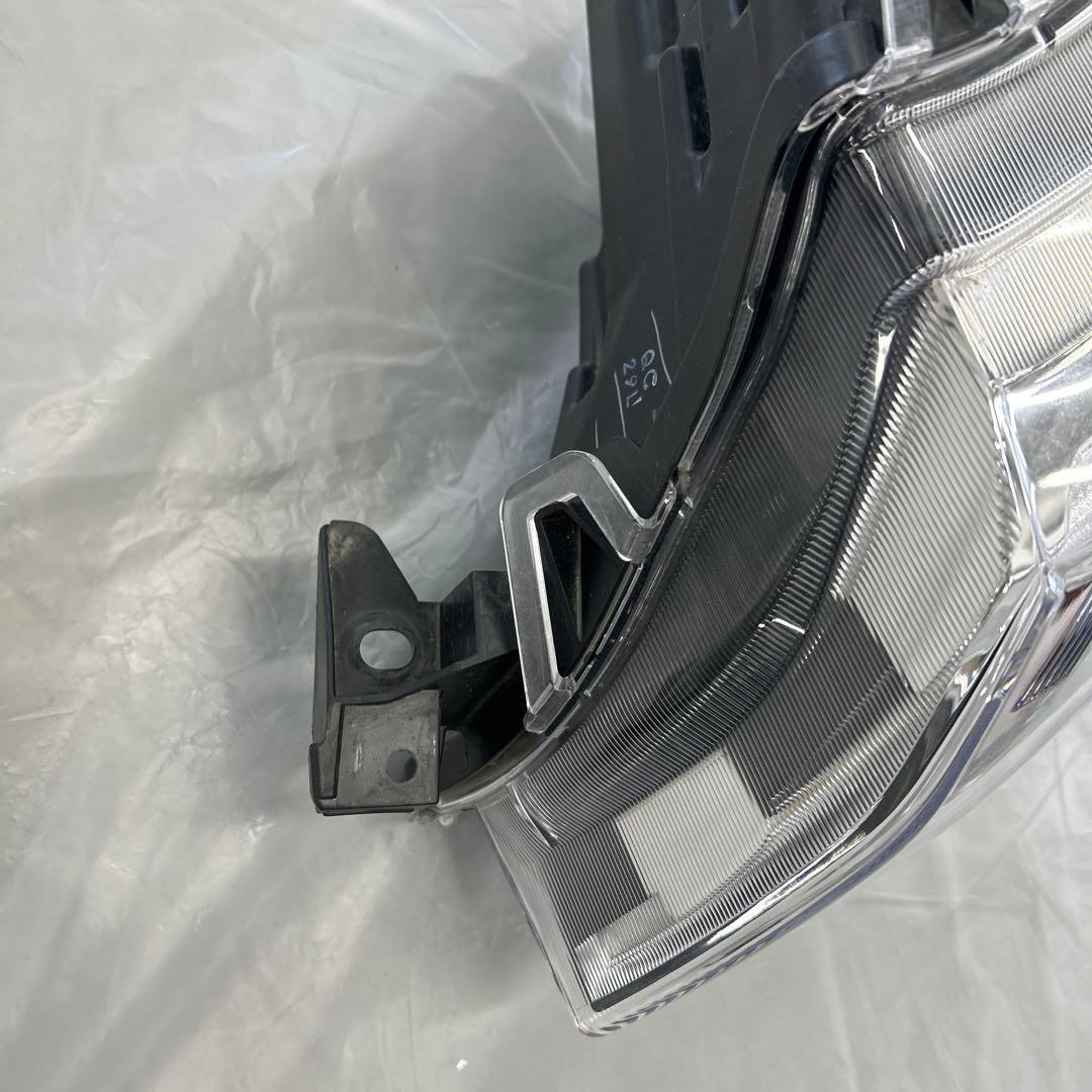 ルーミー左ヘッドライト中古品