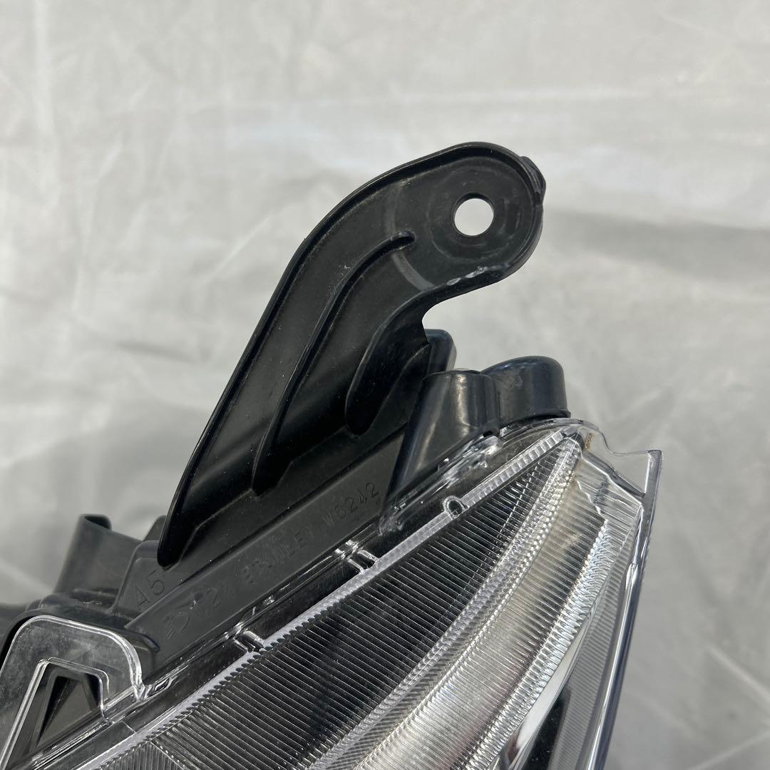 ルーミー左ヘッドライト中古品