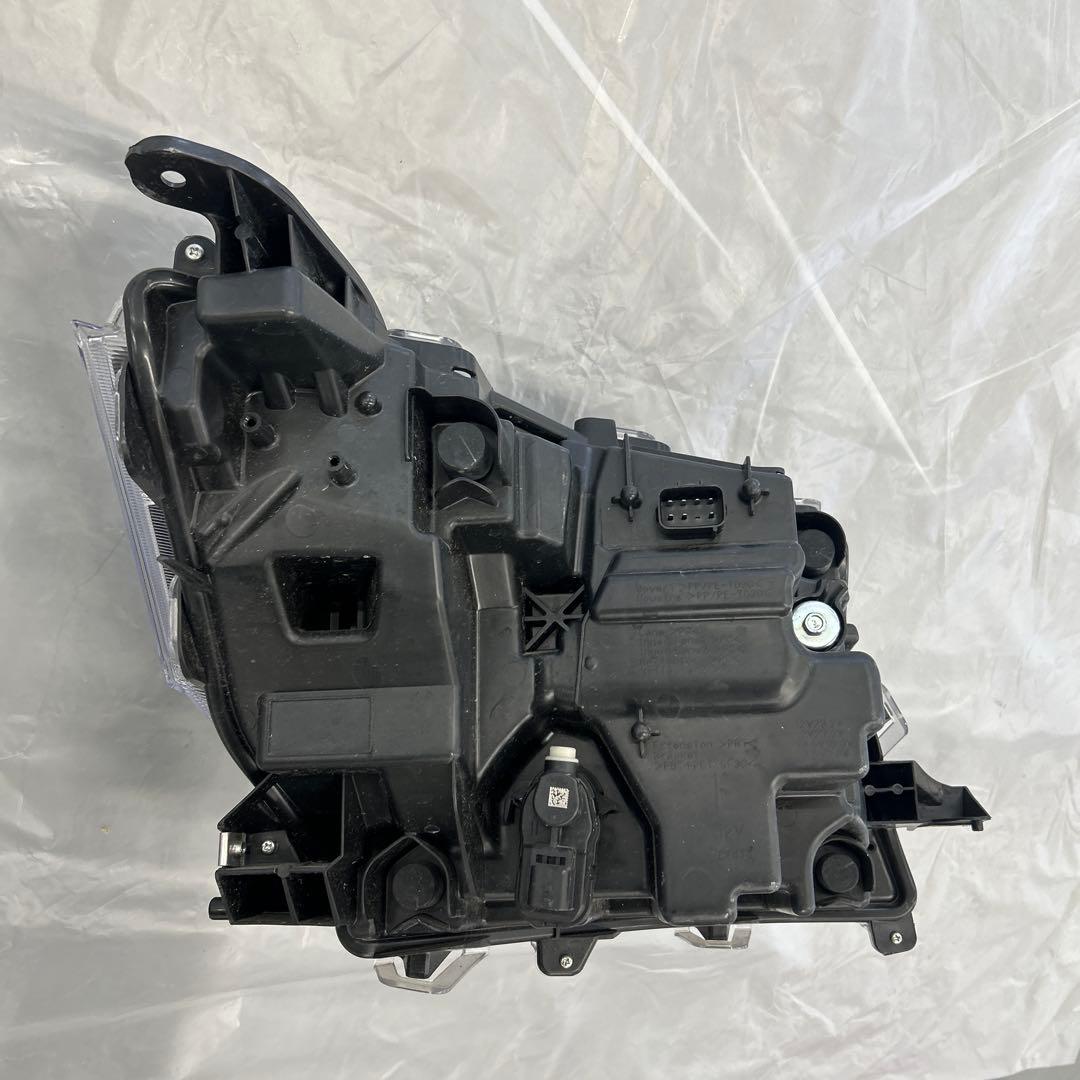 ルーミー左ヘッドライト中古品