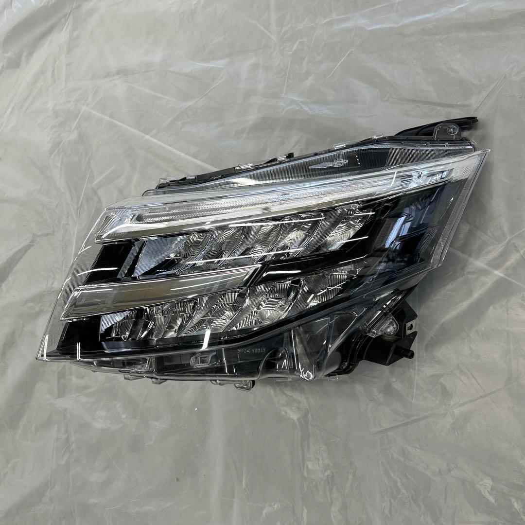 ルーミー左ヘッドライト中古品