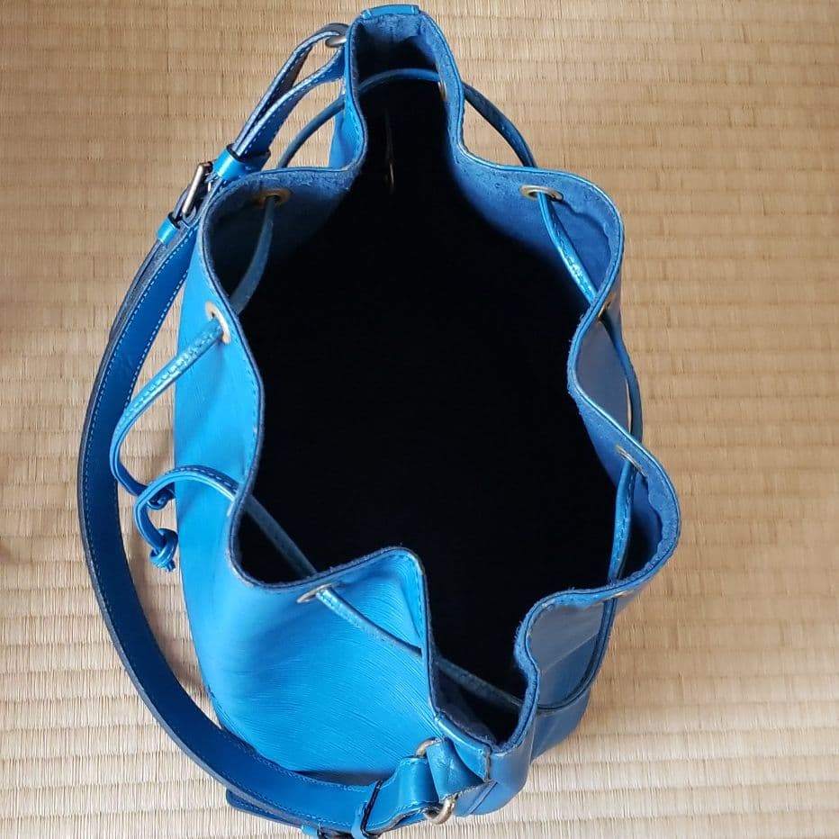 ルイヴィトン　プチノエ