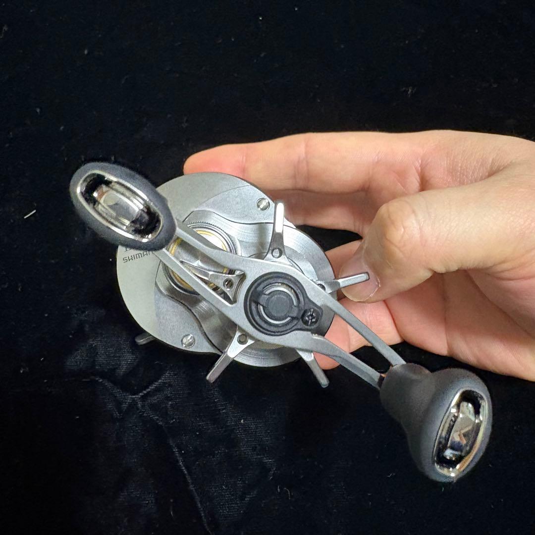 シマノ　23 カルカッタコンクエスト BFS 右巻き XG 美品