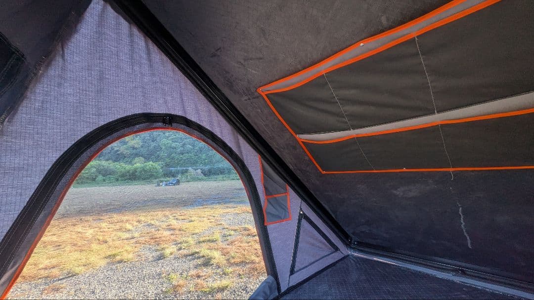 ルーフトップテント　younghunter
