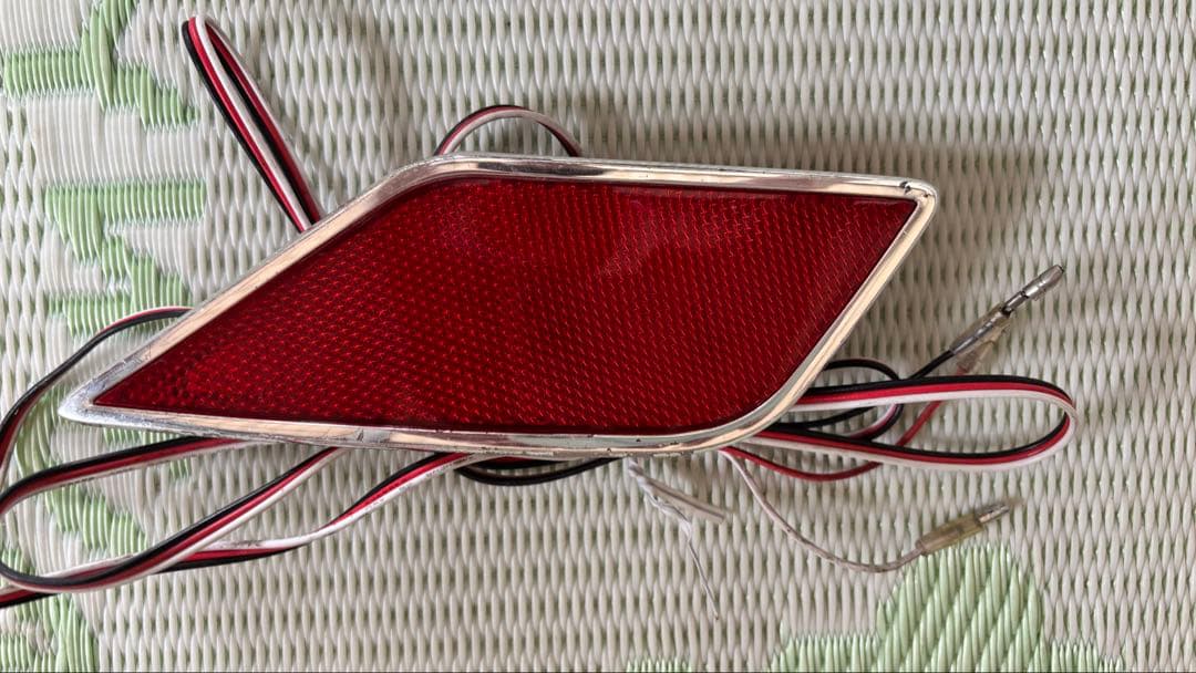 ［値下げしました。］カローラクロス専用LEDテールランプ(スモーク)3点セット