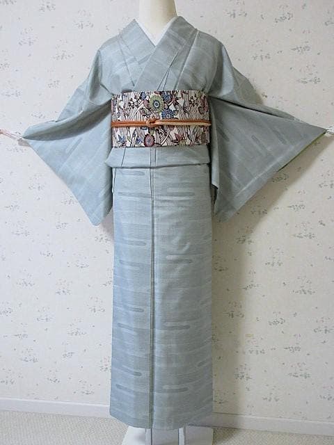 白大島紬：美品：横ランダムライン柄：淡いミントグリーン着物：袷正絹：P35