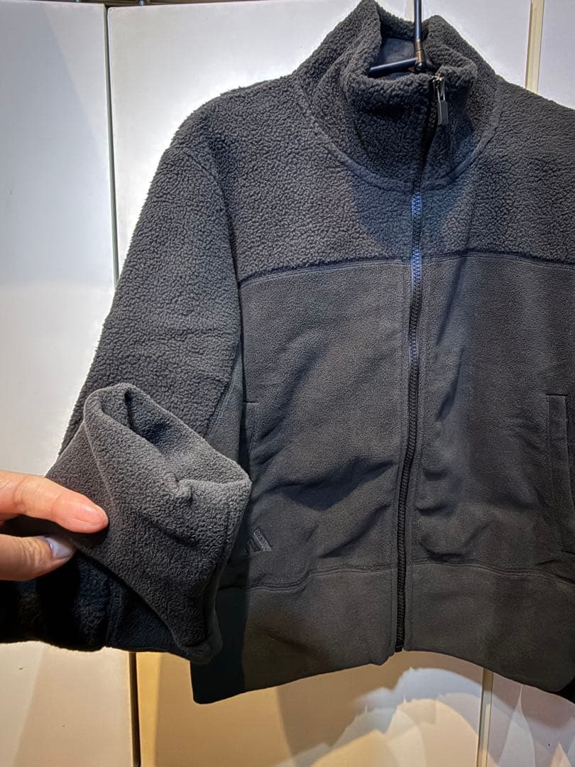 adidas ボアジャケットとダウンスカートセット