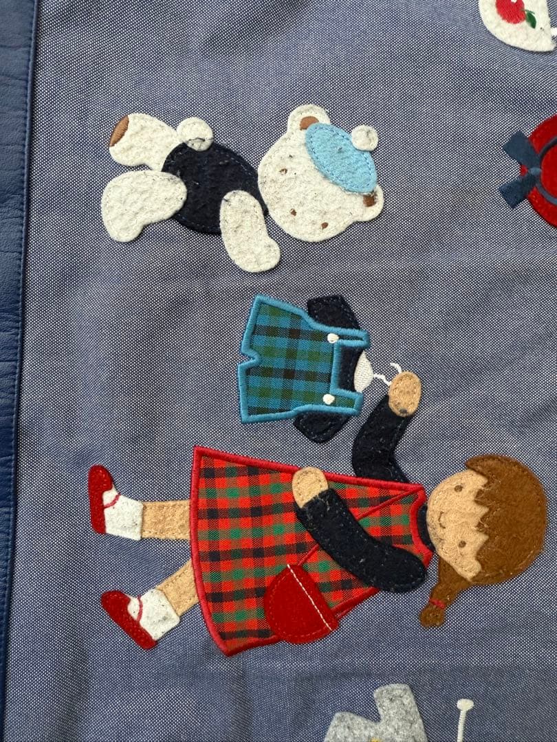 familiar 刺繍トートバッグ 女の子と洋服