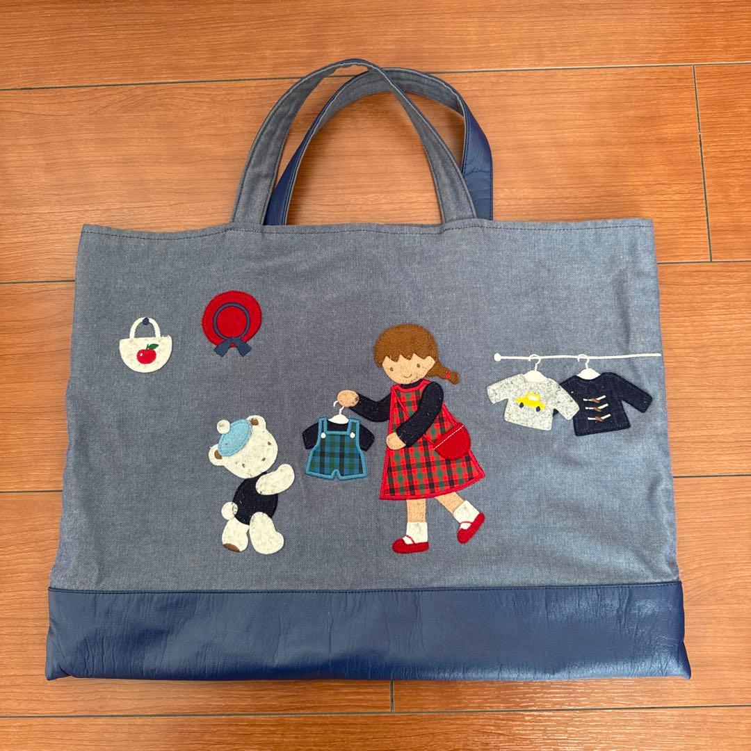 familiar 刺繍トートバッグ 女の子と洋服