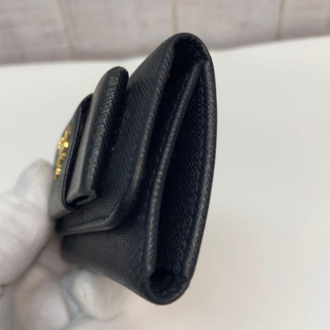 m*e様 PRADA ブラック レザー キーケース