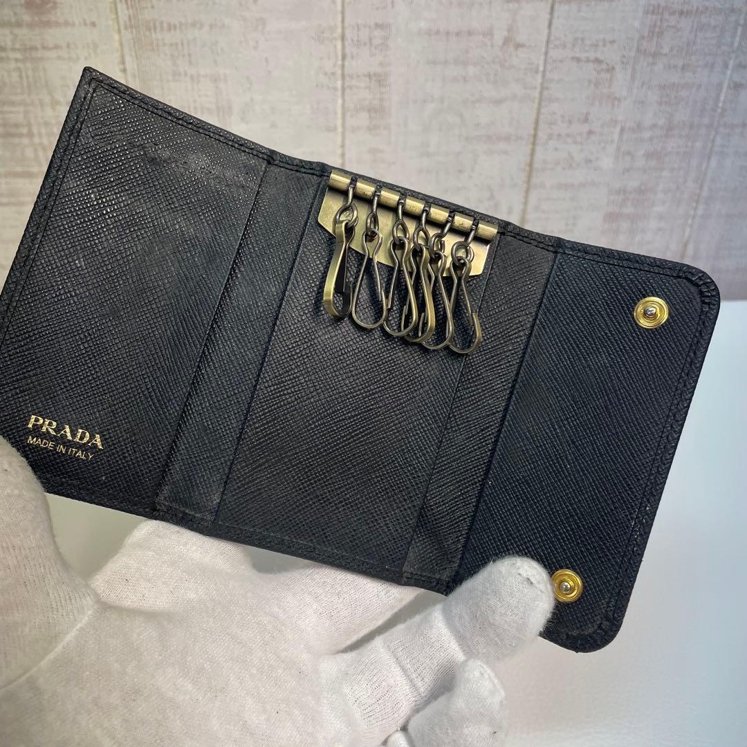 m*e様 PRADA ブラック レザー キーケース