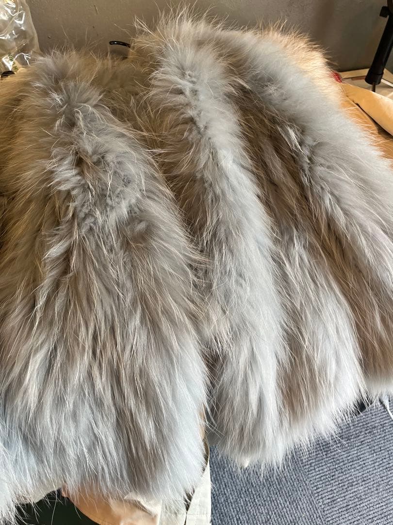 本物毛皮コートグレー ファーショートジャケット