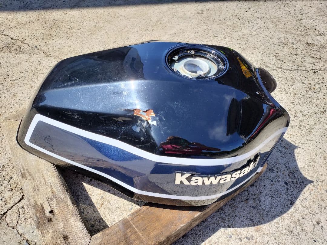 Kawasaki ZRX400 ZR400E タンク 傷凹みあり