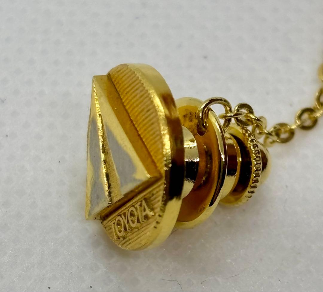 #トヨタ 1987年 1000台達成記念タイタックピンP-2