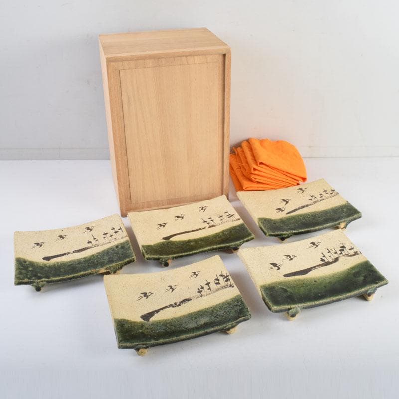 北大路魯山人作　織部焼　青織部　鳥文　四方皿　五客　時代箱　M　8981