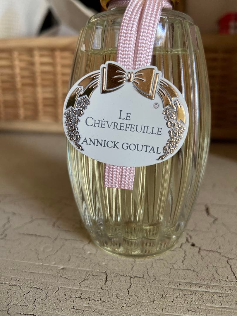 ル　シェブルフイユ　オードトワレ