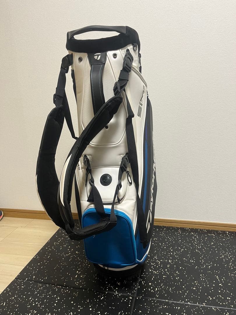TaylorMade SIM2MAX キャディバッグ
