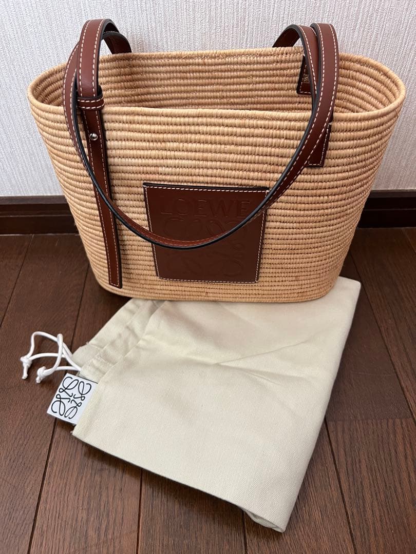 美品　LOEWE かごバック　スクエア