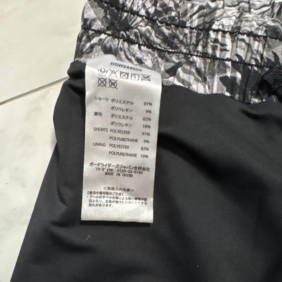 Roxy 黒白葉柄 タンクトップ＆ショートパンツ