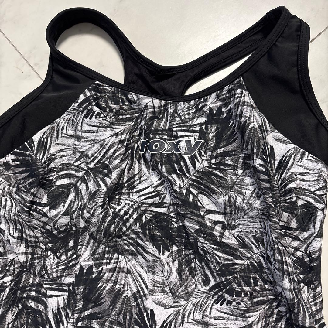 Roxy 黒白葉柄 タンクトップ＆ショートパンツ