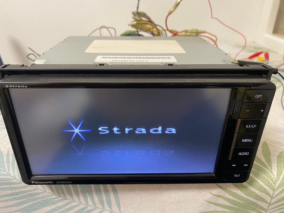 ★ストラーダ Panasonic カーナビCN-RE03WD★地図データ2016