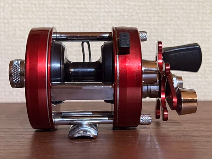 ABU Anbassadeur 1500C レッド（中古美品）