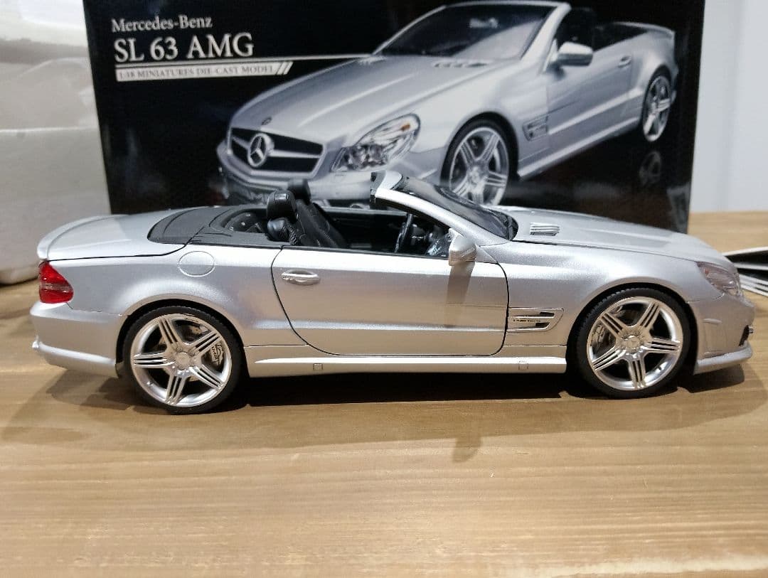マック　1/18 メルセデスSL63 AMG R230　ミニカー　シルバー