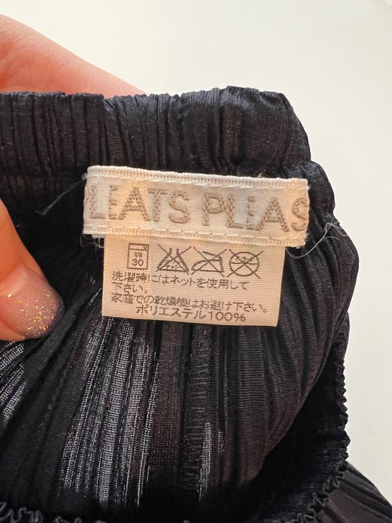 プリーツプリーズ　パンツ　ダークネイビー　サイズ3