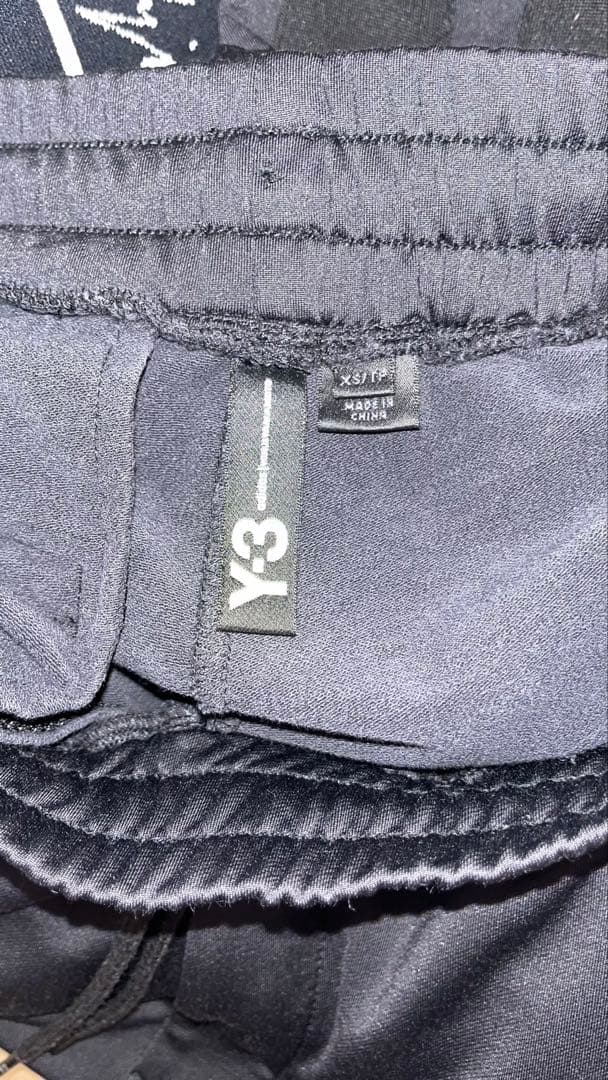 ブラック スリムフィットパンツ ジッパーポケット付き