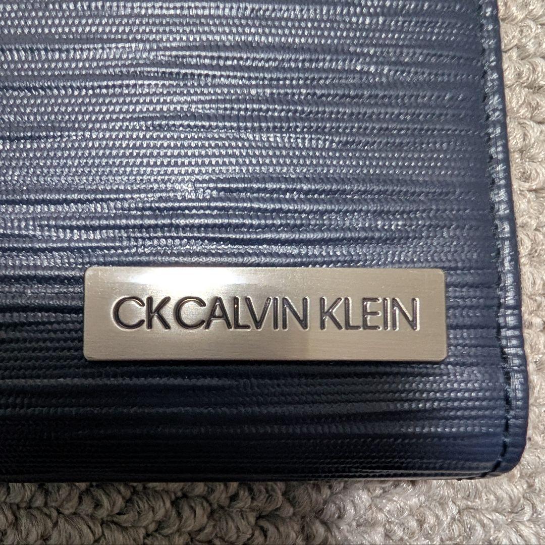 【新品未使用】CK   ネイビー 二つ折り財布